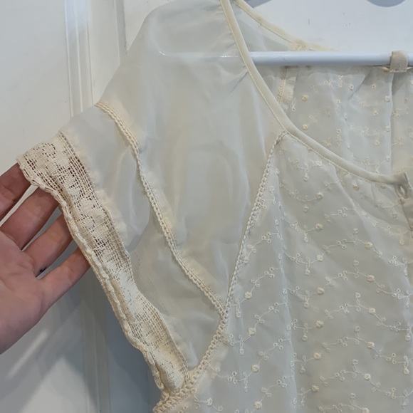 AE Blouse - Picture 5 of 10